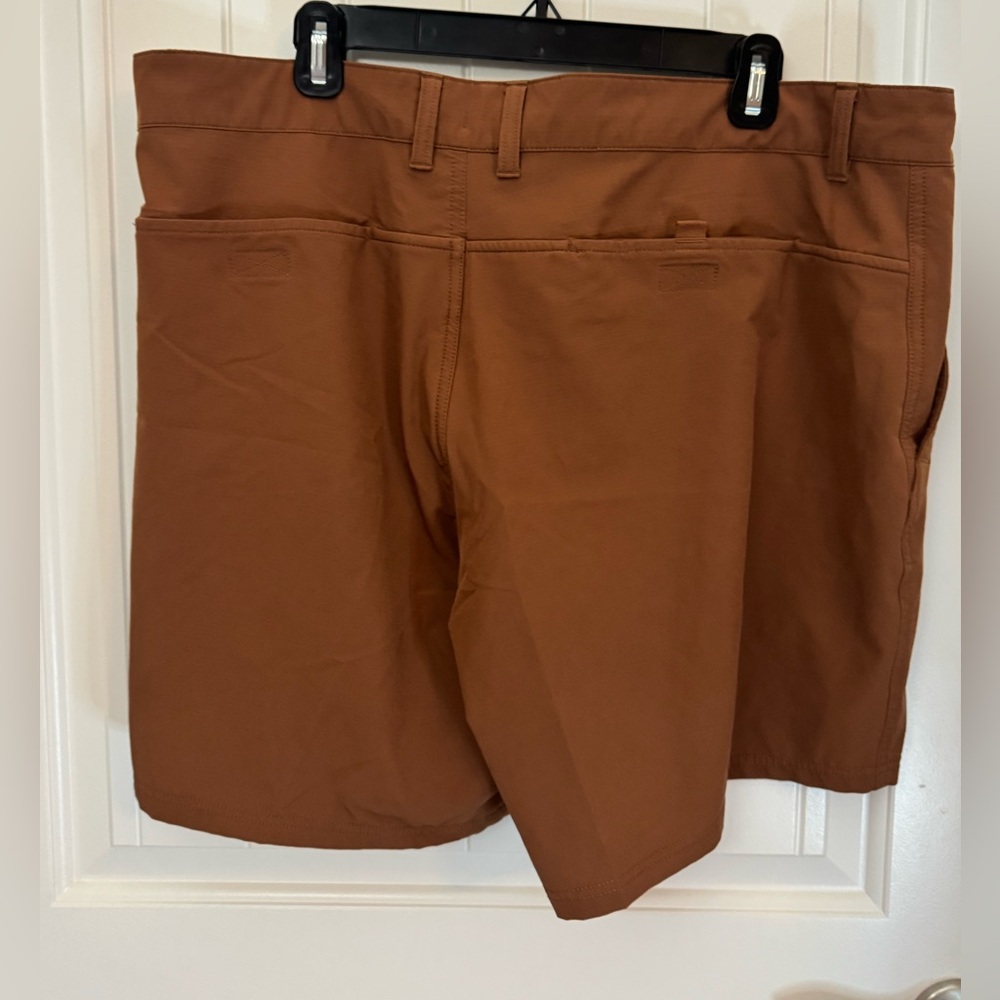 The North Face Men's brown Flat Front Shorts waist size 40 B - Picture 4 of 4